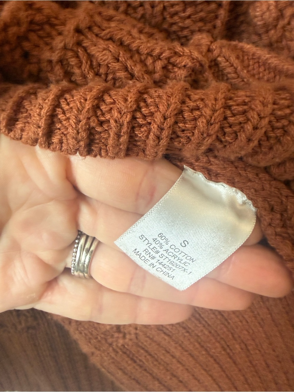 Harper Textured Knit Crewneck Sweater in Rust size small - Picture 5 of 8